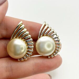 Sarah Coventry Vintage Gold Clip-On Earrings Faux Pearl Flight Elegant 1950s